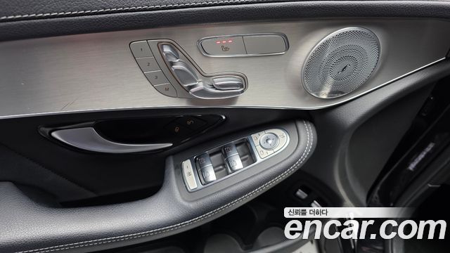 Mercedes-Benz GLC-Class 2019 — photo 29