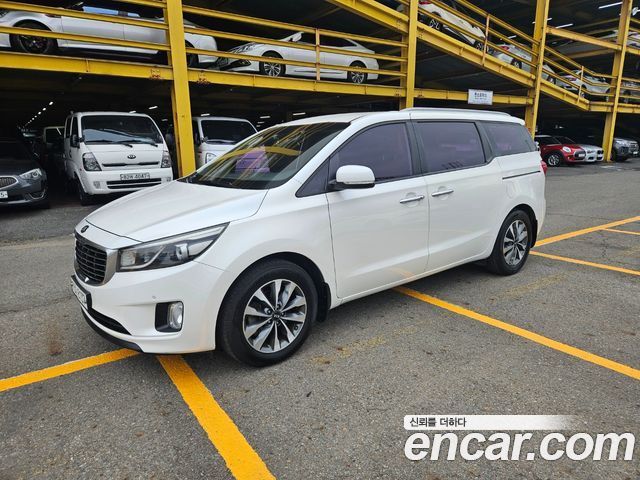 Kia Canival 2015 — photo 1