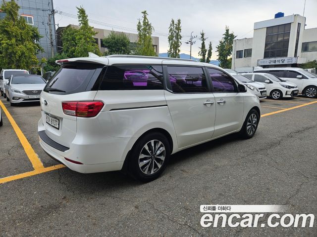 Kia Canival 2015 — photo 2