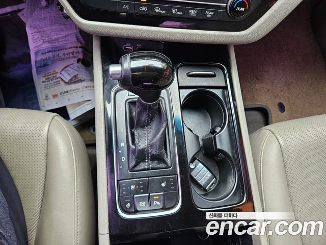 Kia Canival 2015 — photo 9