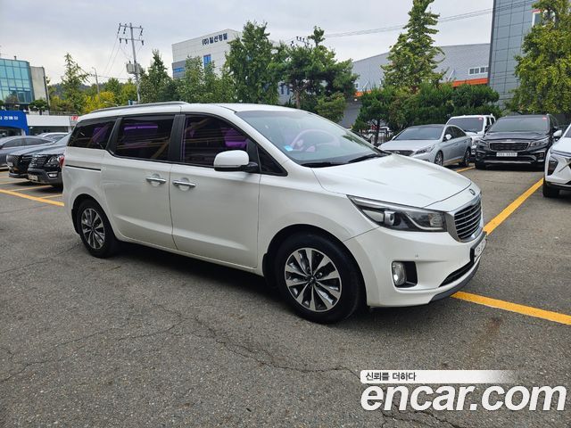 Kia Canival 2015 — photo 20