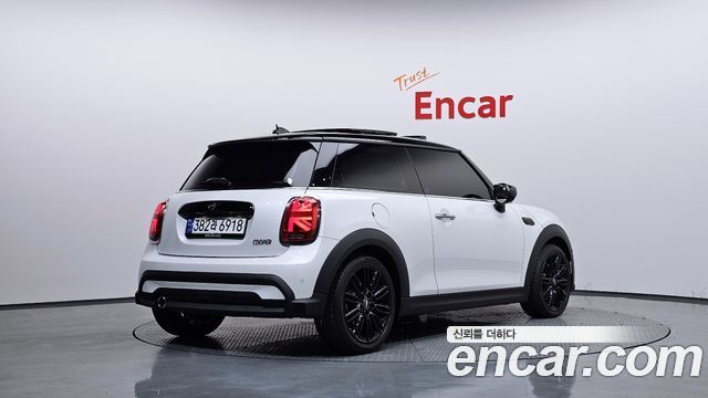Mini Cooper 2024 — photo 2