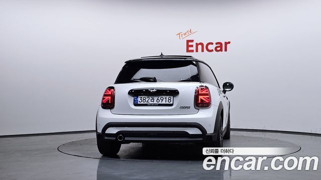 Mini Cooper 2024 — photo 4