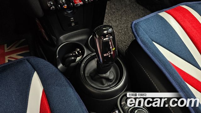 Mini Cooper 2024 — photo 9