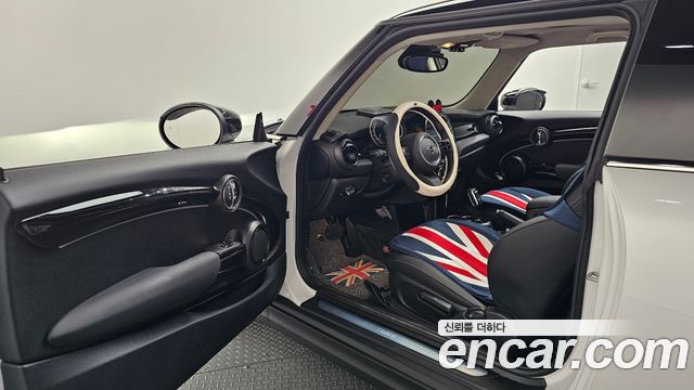 Mini Cooper 2024 — photo 10