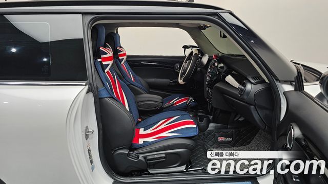 Mini Cooper 2024 — photo 11