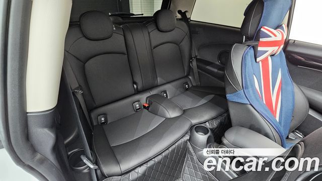 Mini Cooper 2024 — photo 12