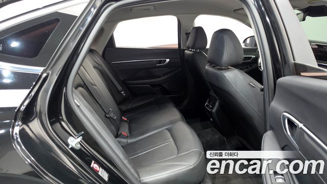 Hyundai Sonata 2022 — photo 17