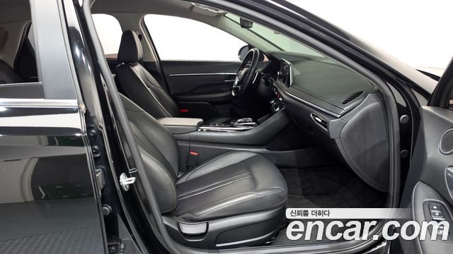 Hyundai Sonata 2022 — photo 16