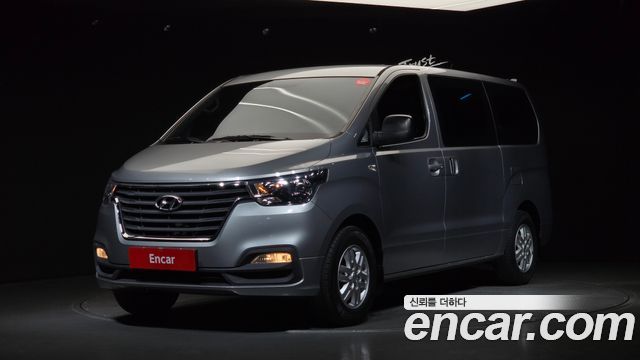 Hyundai Starex 2019 — photo 1
