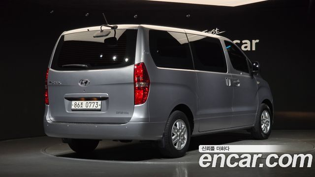 Hyundai Starex 2019 — photo 2