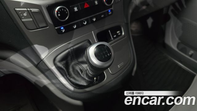 Hyundai Starex 2019 — photo 12