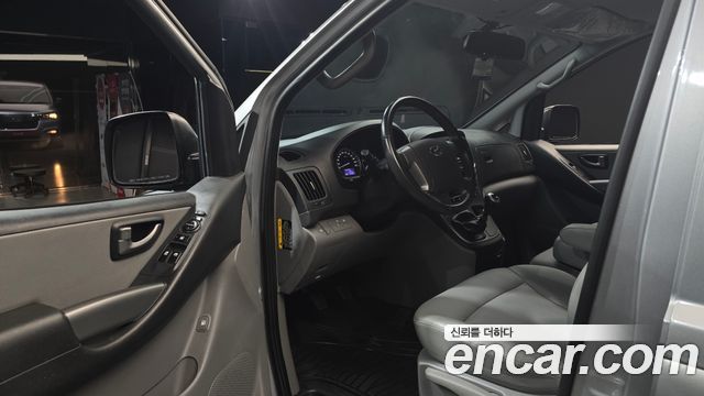 Hyundai Starex 2019 — photo 13