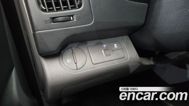 Hyundai Starex 2019 — photo 25