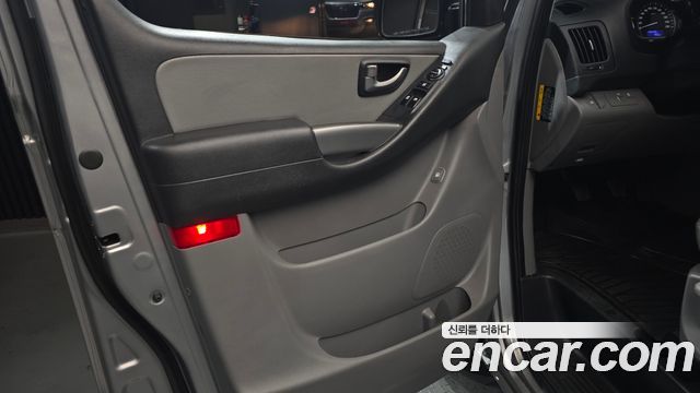 Hyundai Starex 2019 — photo 14