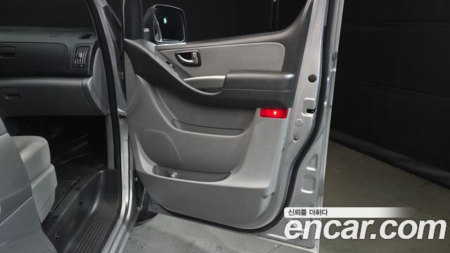 Hyundai Starex 2019 — photo 15