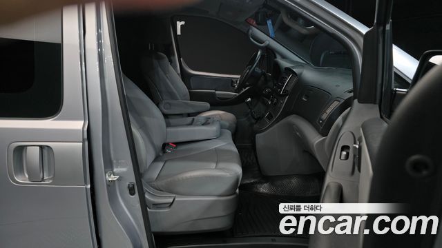 Hyundai Starex 2019 — photo 16
