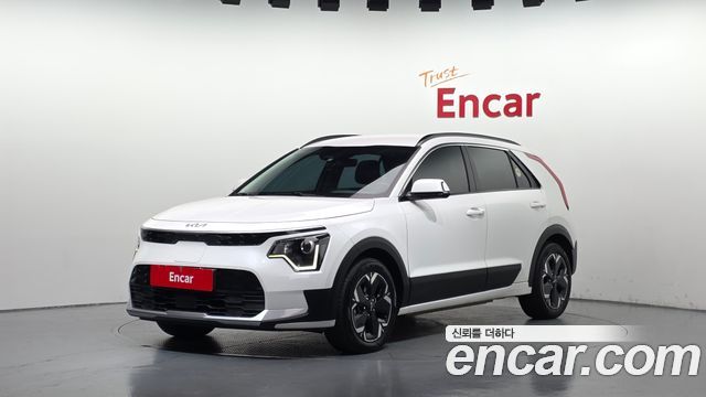 Kia Niro 2023 — photo 1