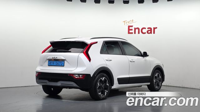 Kia Niro 2023 — photo 2