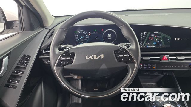 Kia Niro 2023 — photo 13