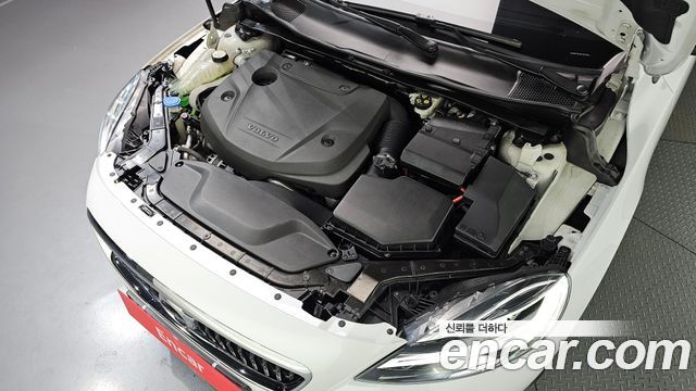 Volvo V40 2019 — photo 6