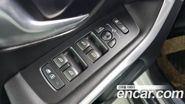 Volvo V40 2019 — photo 28