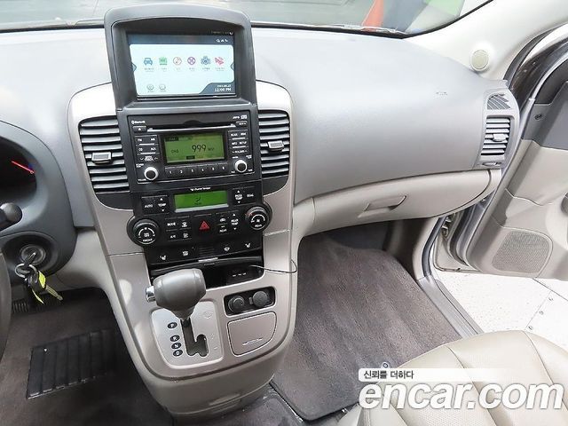 Kia Canival 2011 — photo 7