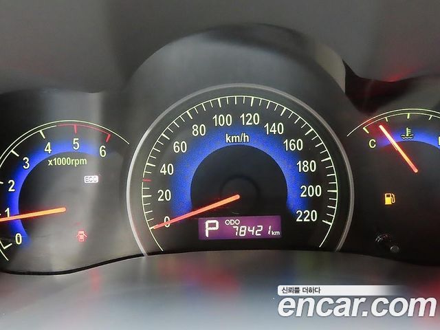 Kia Canival 2011 — photo 8