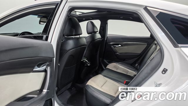 Hyundai i40 2016 — photo 11
