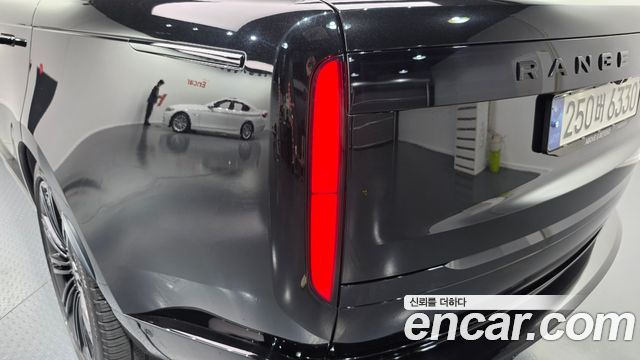 Land Rover Range Rover 2024 — photo 9