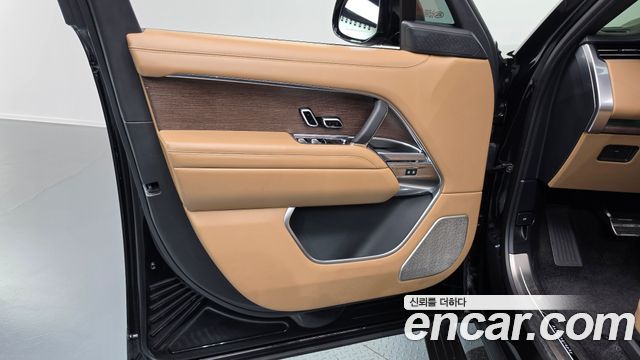 Land Rover Range Rover 2024 — photo 14