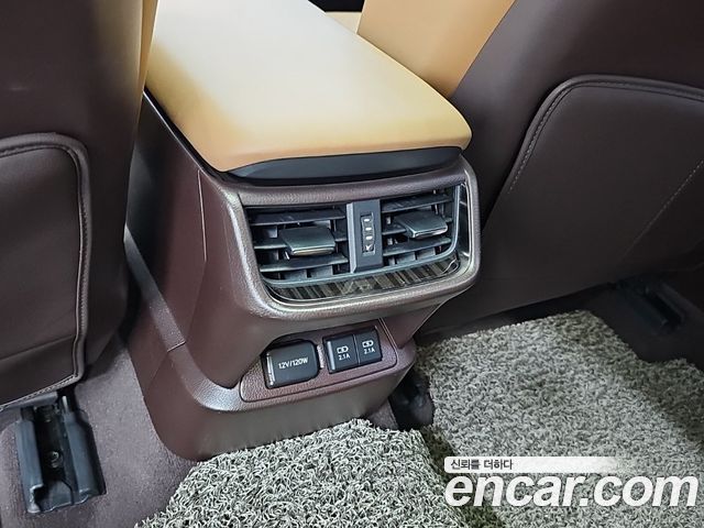 Lexus ES 2019 — photo 14