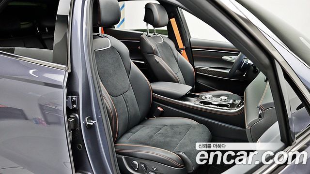 Genesis GV70 2025 — photo 12