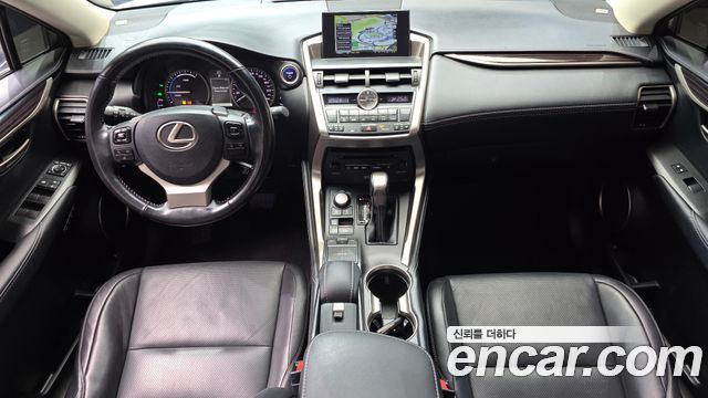 Lexus NX 2017 — photo 7