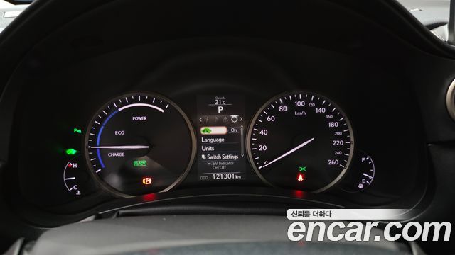 Lexus NX 2017 — photo 8