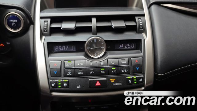 Lexus NX 2017 — photo 15