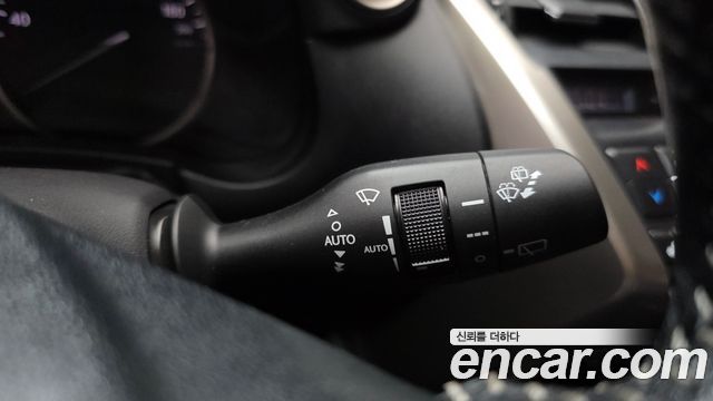Lexus NX 2017 — photo 18