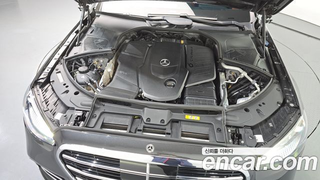 Mercedes-Benz S-Class 2022 — photo 6