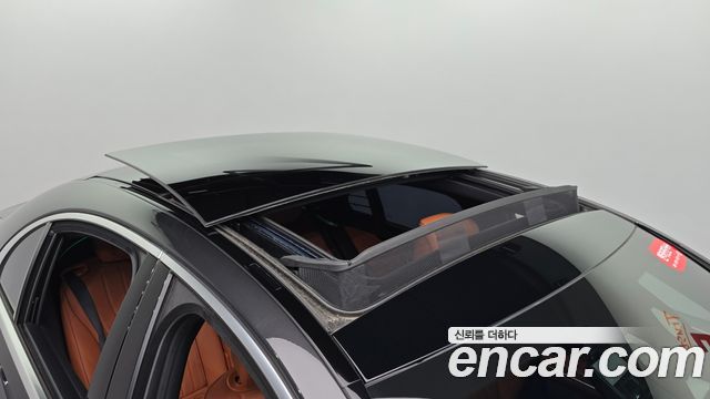 Mercedes-Benz S-Class 2022 — photo 28