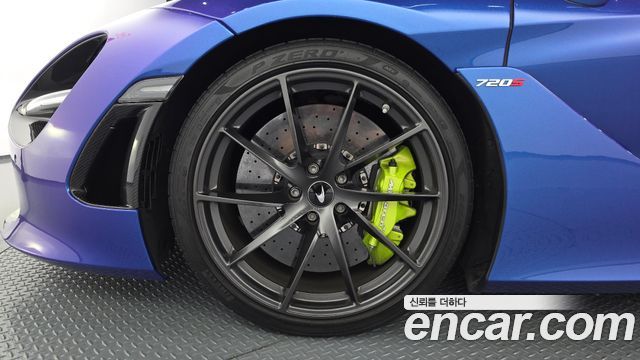 Mclaren 720S 2022 — photo 5