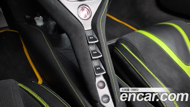 Mclaren 720S 2022 — photo 9