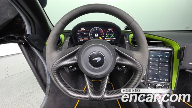 Mclaren 720S 2022 — photo 12