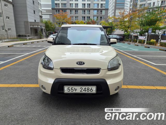 Kia Soul 2010 — photo 2