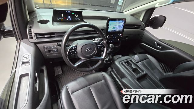 Hyundai Staria 2022 — photo 10
