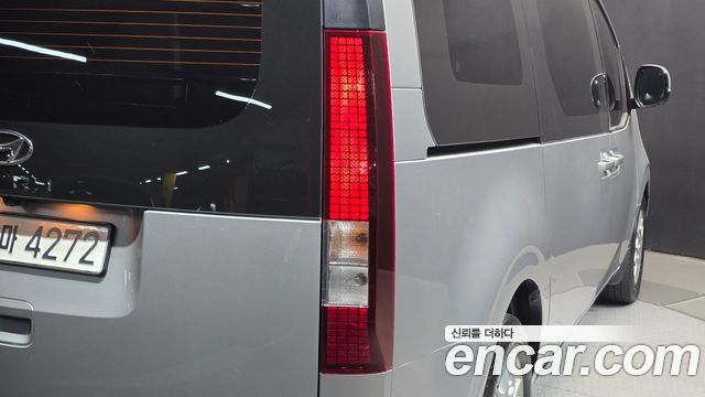 Hyundai Staria 2022 — photo 9