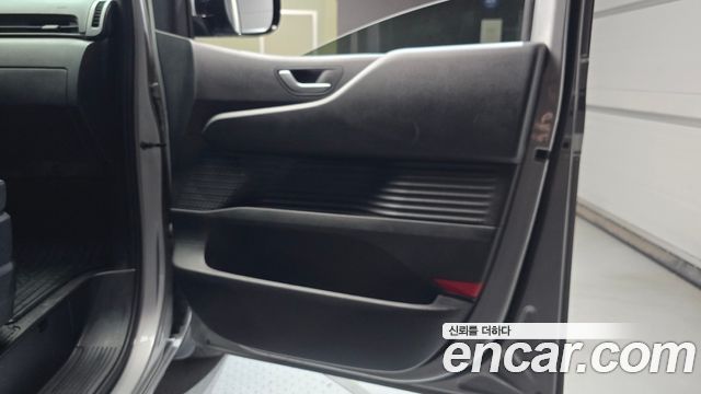 Hyundai Staria 2022 — photo 15