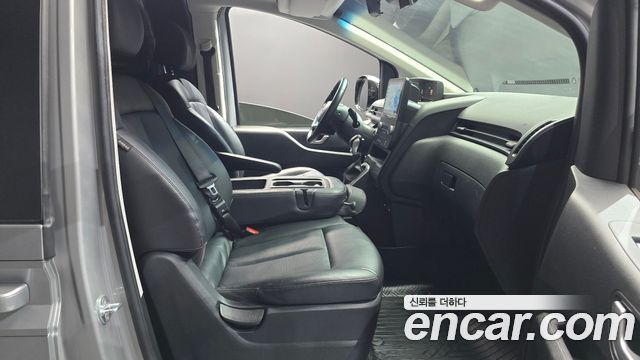 Hyundai Staria 2022 — photo 16