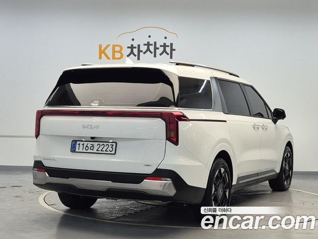 Kia Canival 2025 — photo 3