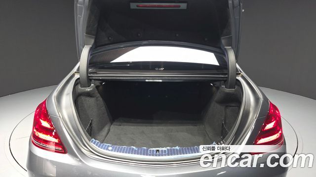 Mercedes-Benz S-Class 2019 — photo 20