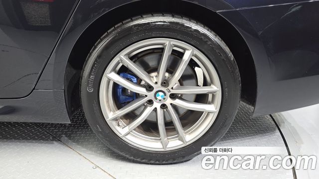 BMW 5-Series 2018 — photo 5